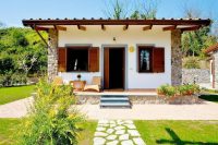 casa rustica pequena 5 200x133 - Casas Pequenas Estilo Roça: Simplicidade e Conforto