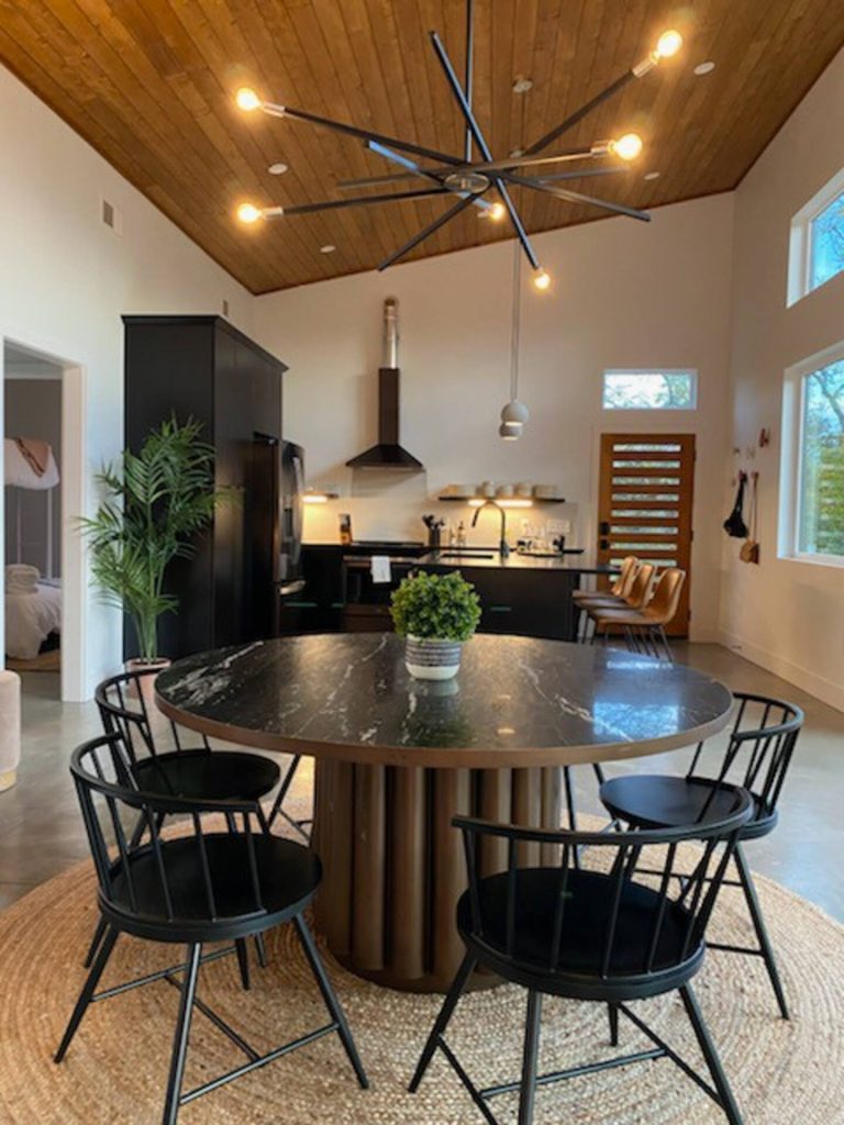 Casa Pequena de Luxo com Vista Deslumbrante para a Montanha 5 768x1024 - Casa Pequena de Luxo com Vista Deslumbrante para a Montanha