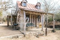 Casa de Madeira Encantadora e Personalizada, Feita à Mão