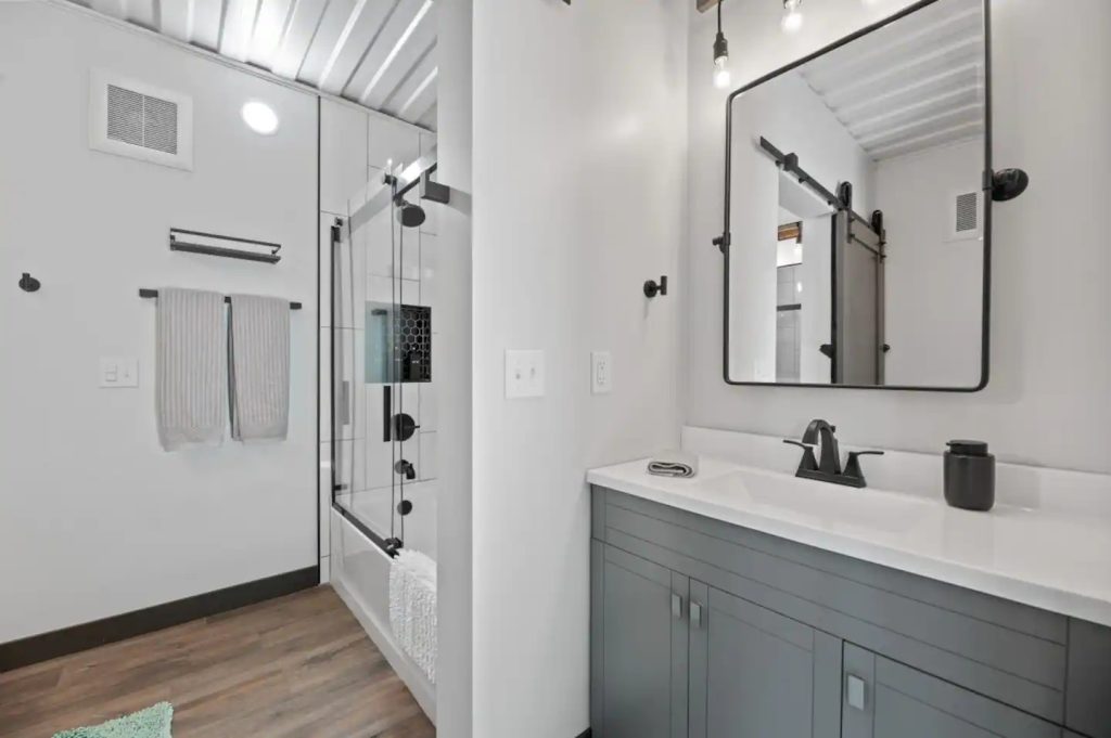 Magnifica construcao de casa conteiner de dois andares 11 1024x681 - Magnífica construção de casa contêiner de dois andares