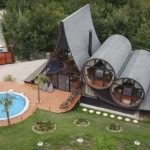 Tiny House atrai atencao com seu design diferente 150x150 - O Encanto das Casinhas de Pedra
